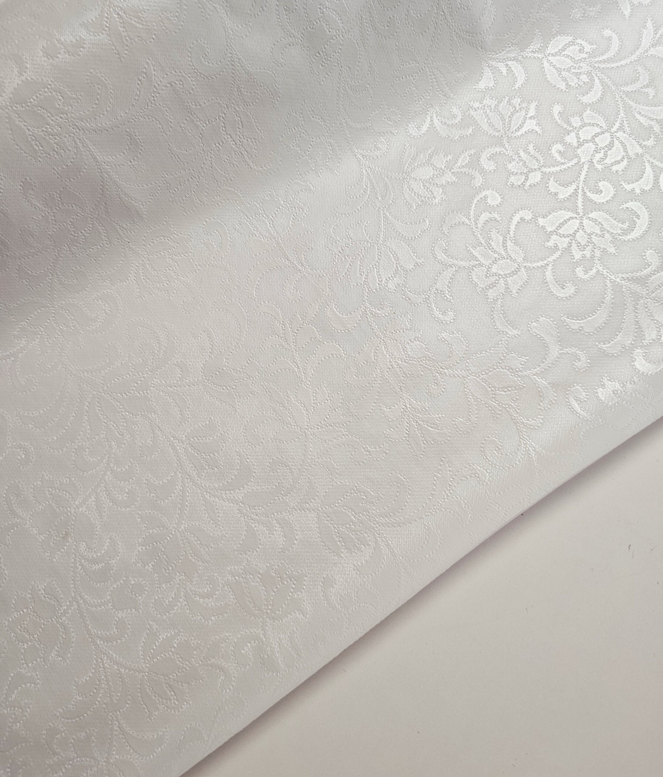 Biely PVC obrus